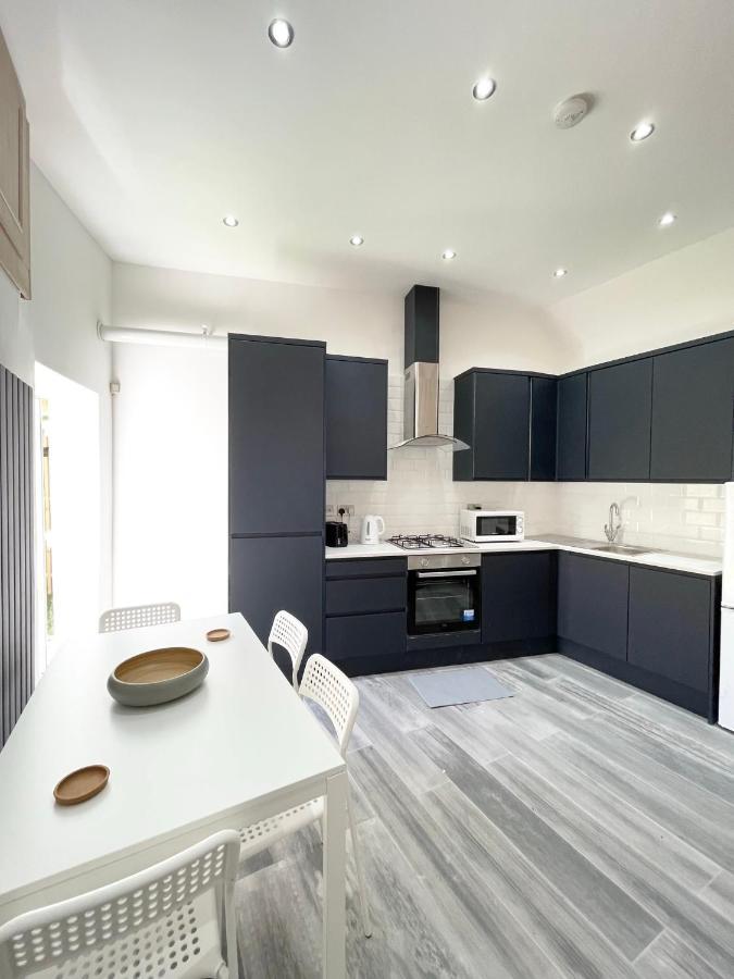 Lovely 4 Bed Apartment Perfect For Families! Londyn Zewnętrze zdjęcie