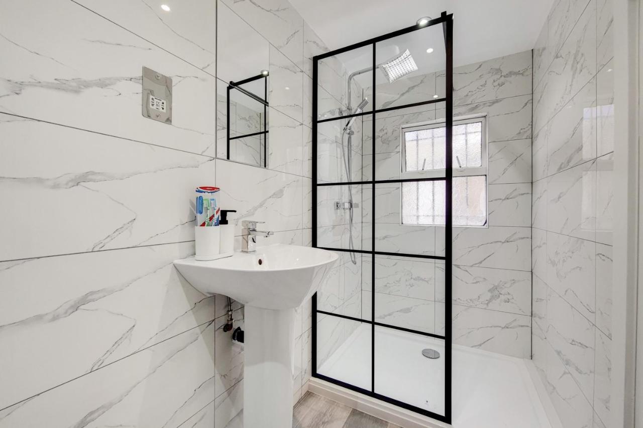 Lovely 4 Bed Apartment Perfect For Families! Londyn Zewnętrze zdjęcie